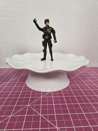 White ceramic pedestal cake - white,