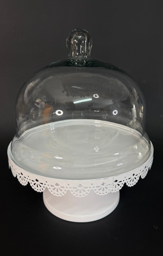 White metal lace - white, pedestal